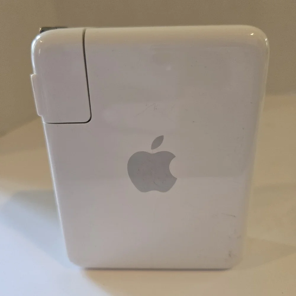Apple A1084 Airport Express Wireless Base Station‎ • 54Mbps • Tested